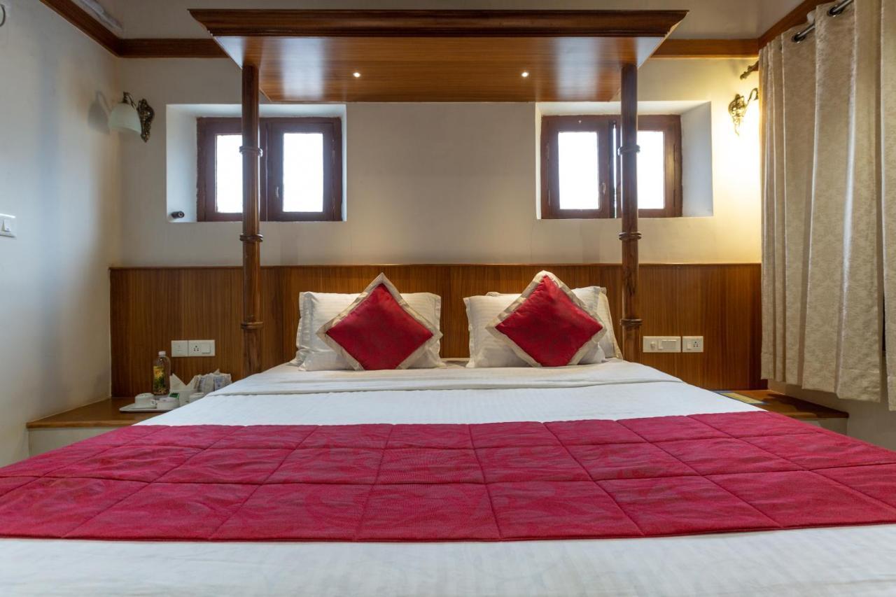 सहारा Kstdc Mayura Hoysala, 2*